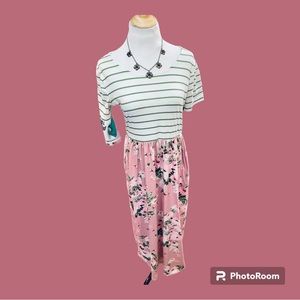 Floral maxi dress with necklace set